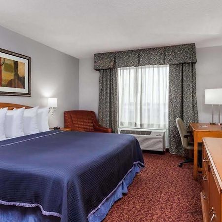 Super 8 By Wyndham Orlando Near Florida Mall Williamsburg ภายนอก รูปภาพ