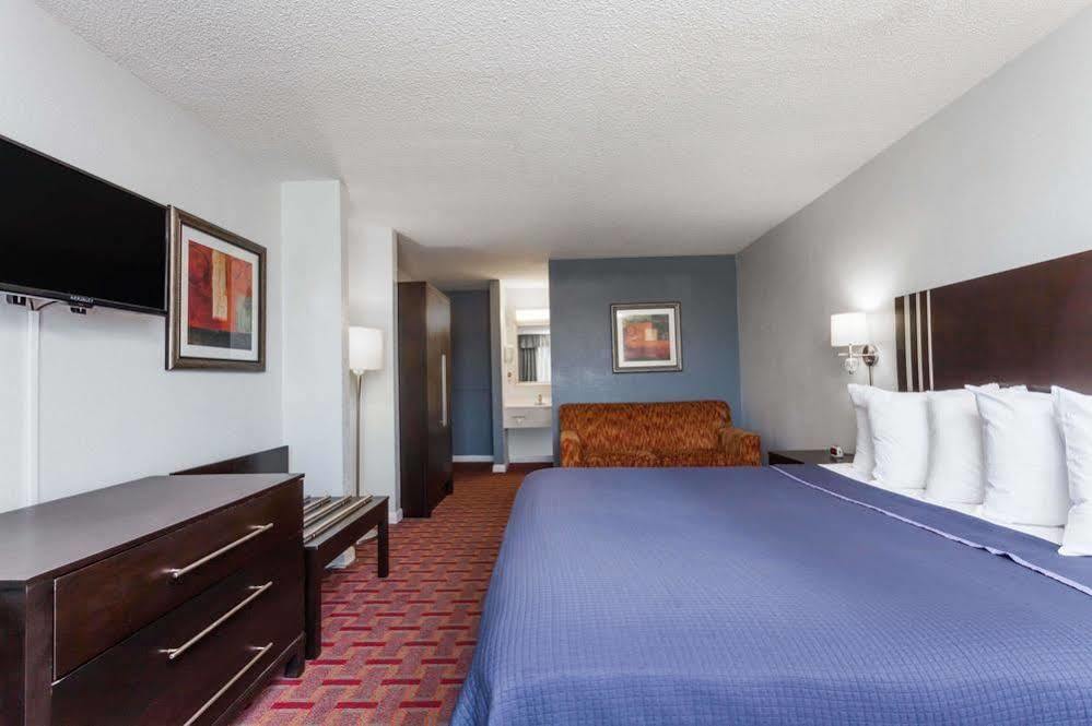 Super 8 By Wyndham Orlando Near Florida Mall Williamsburg ภายนอก รูปภาพ