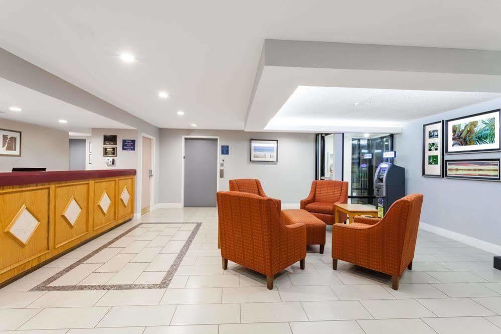 Super 8 By Wyndham Orlando Near Florida Mall Williamsburg ภายนอก รูปภาพ