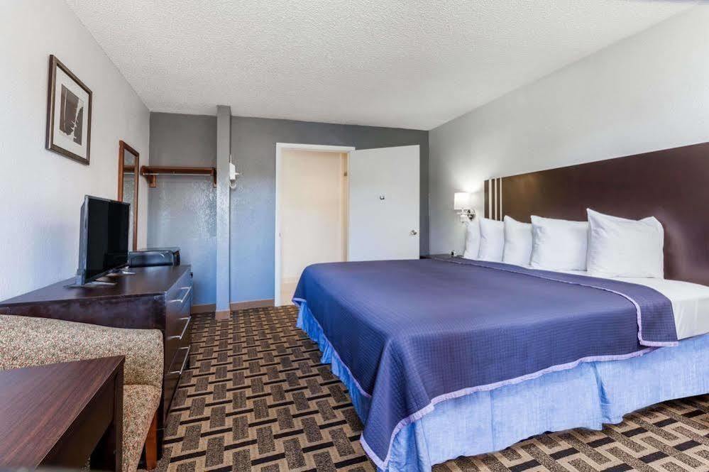 Super 8 By Wyndham Orlando Near Florida Mall Williamsburg ภายนอก รูปภาพ